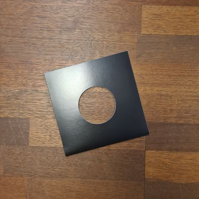 7inch Die-Cut Papcover/Sleeve m. labelhjul, sort - 7inch Die-Cut Papcover/Sleeve m. labelhjul, sort